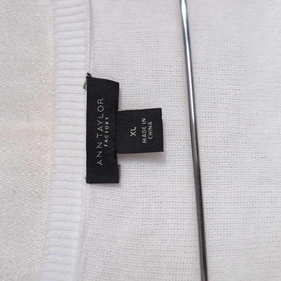 Ann Taylor White Cotton Eyelet Sleeve Knit Blouse Size Extra Large - Picture 2 of 5